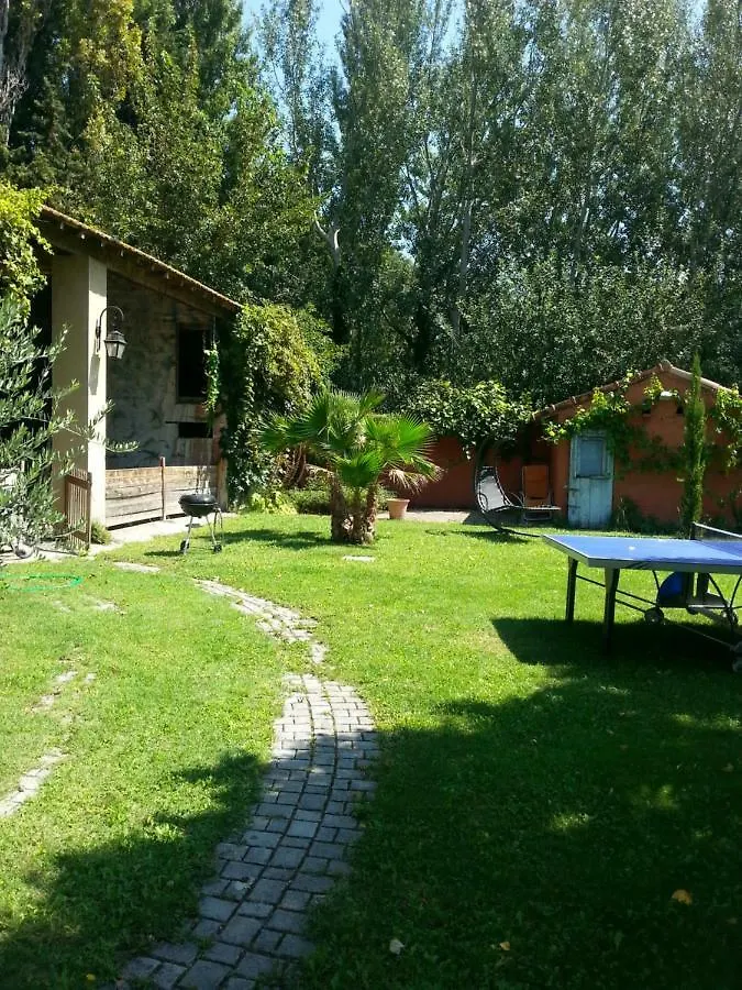 Bed and Breakfast Le Mas des Platanes à Entraigues-sur-la-Sorgue 0*,